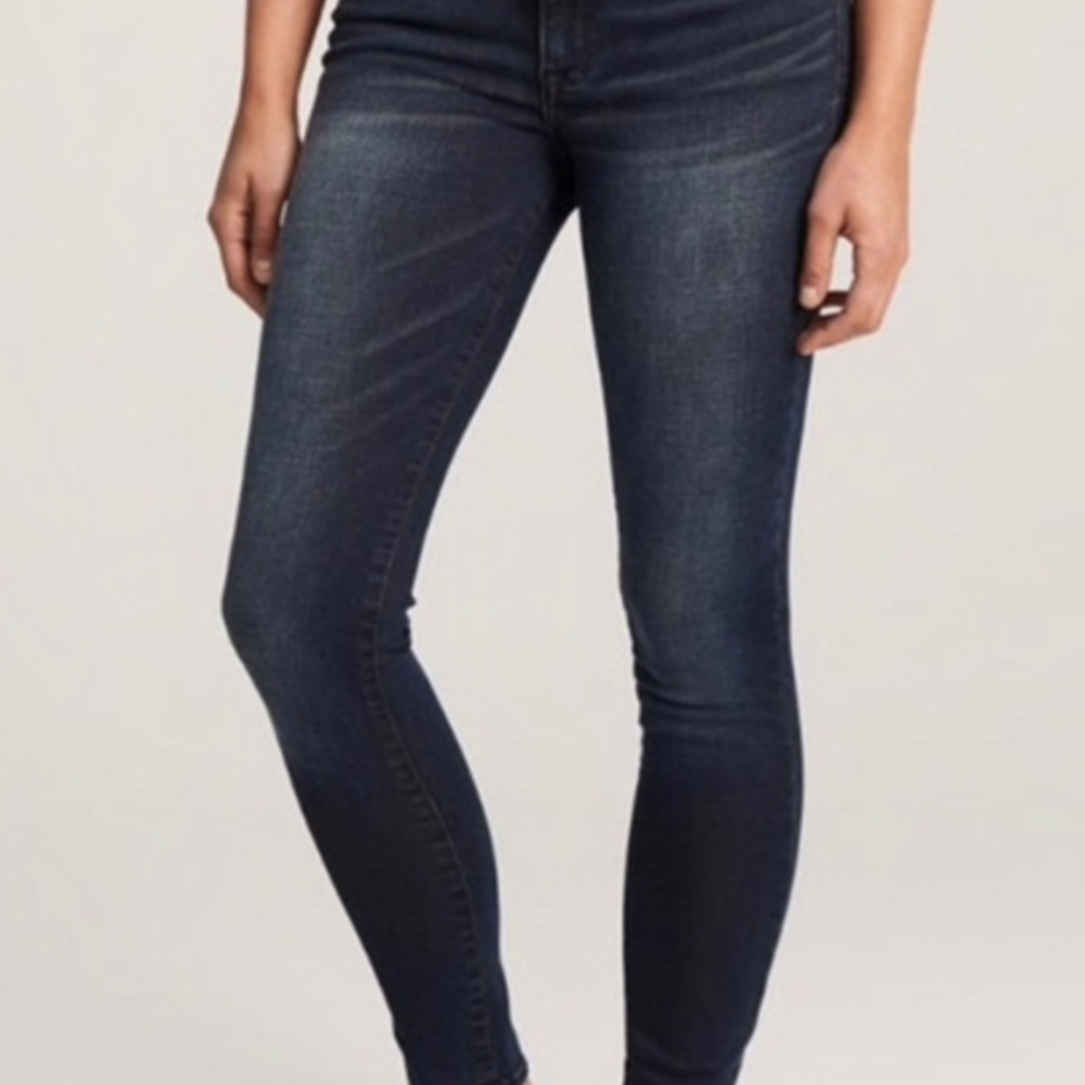 Abercrombie & Fitch Women's Dark Blue Skinny Jeans